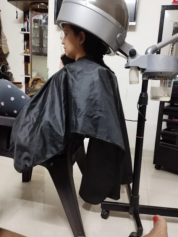 VANI BEAUTY SALON