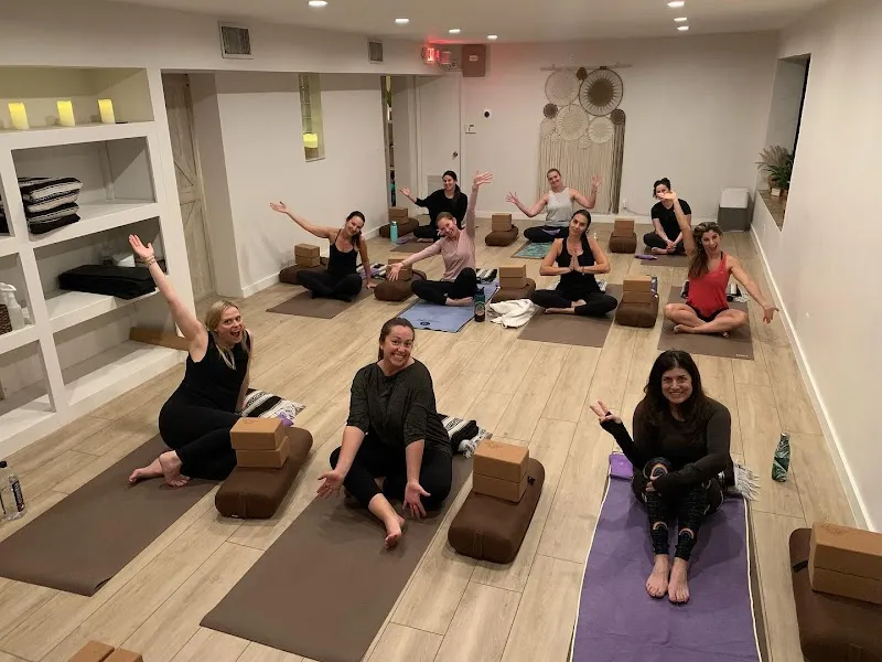 Las Olas Yoga