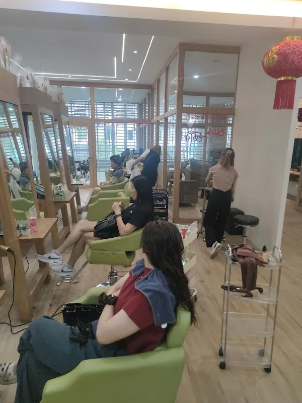 Star Bar Hair Studio