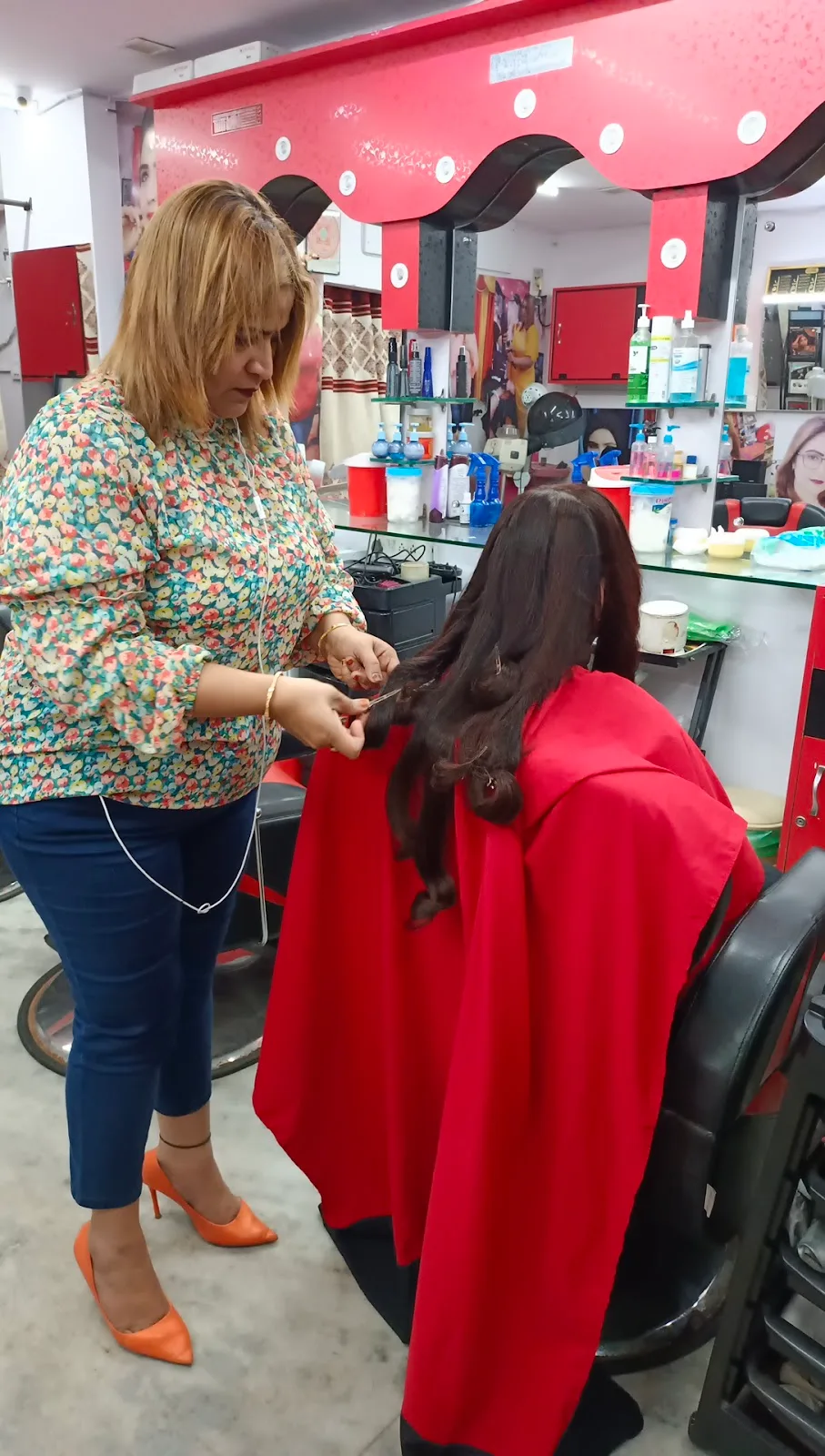 Queens Beauty Salon