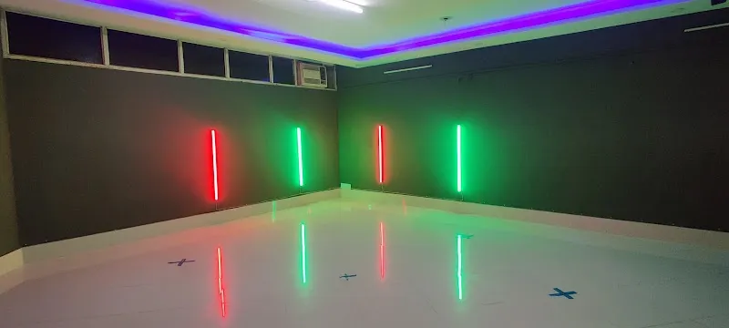 DC DANCE STUDIO