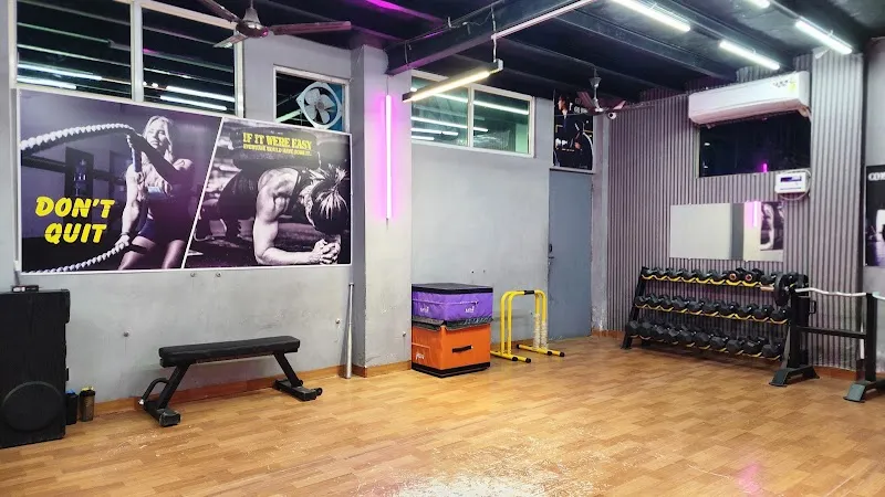 DC DANCE STUDIO
