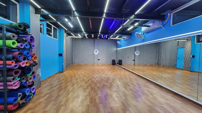 DC DANCE STUDIO