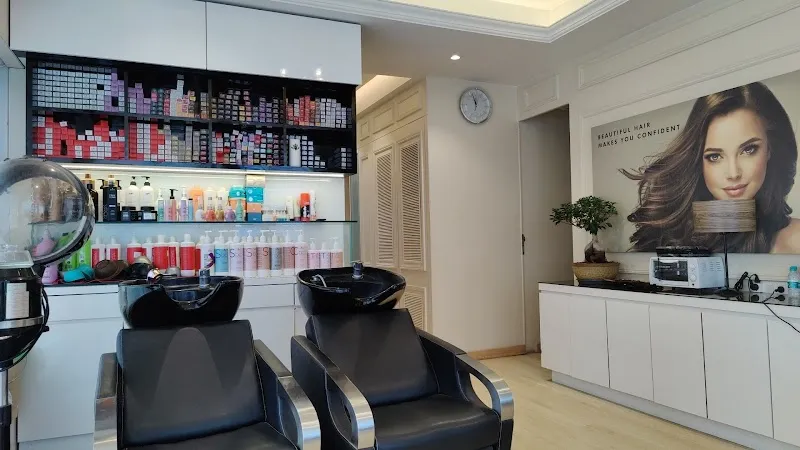 Apple Unisex Salon - Pimple Saudagar
