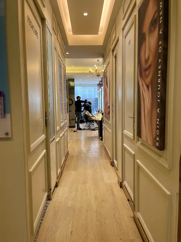 Apple Unisex Salon - Pimple Saudagar