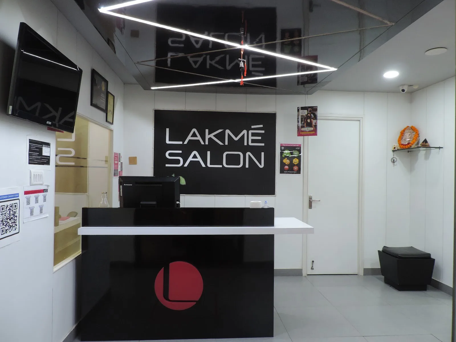 Lakme Salon For Him and Her in Rajnagar,Ghaziabad-2