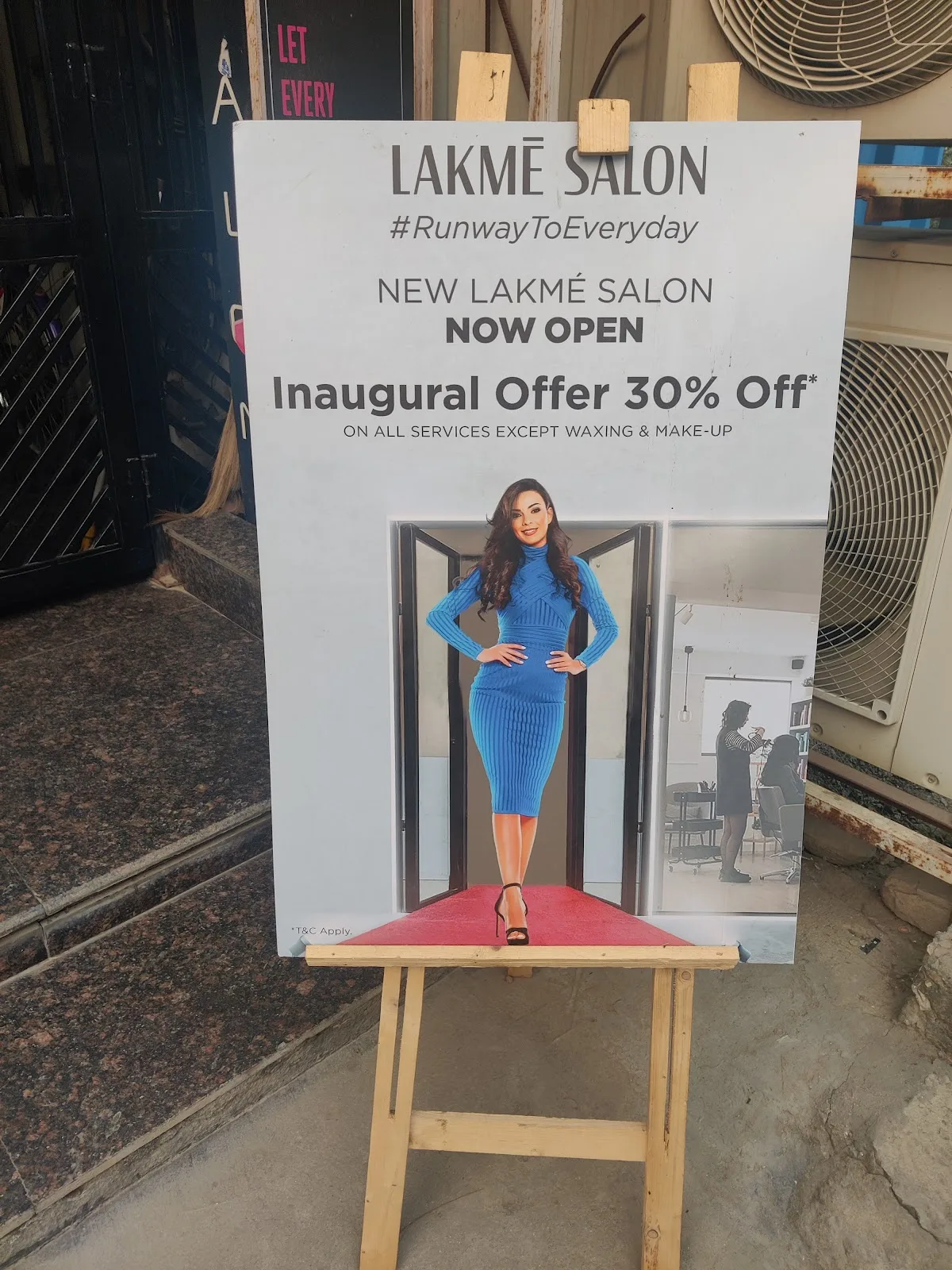 Lakme Salon For Him and Her in Rajnagar,Ghaziabad-2