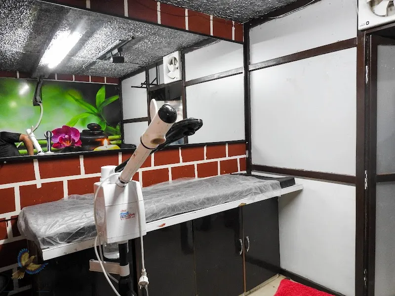 Vicky Parlour Salon Academy