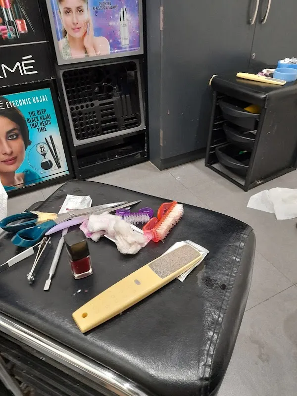 Lakme Salon For Him and Her in Vashi,Sec 9,Navi Mumbai