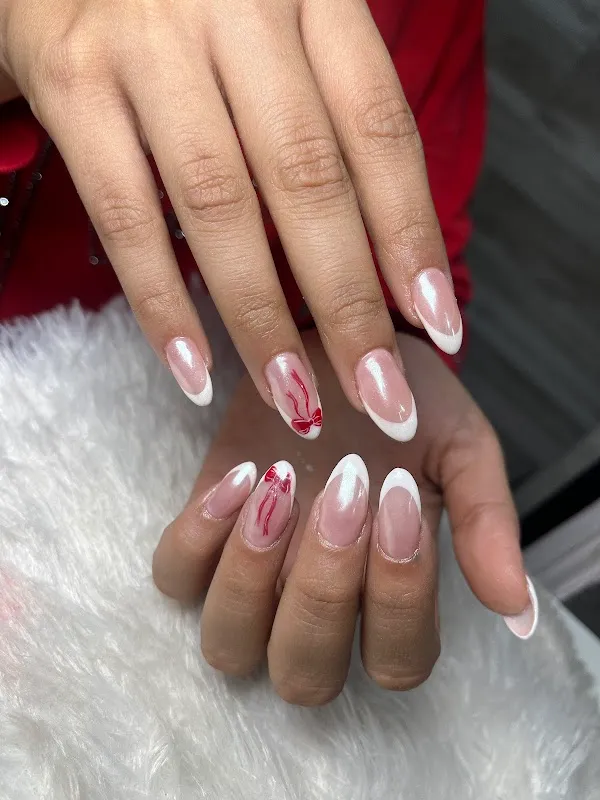 En vogue luxury salon&academy-Best Women Salon In Tri Nagar-Nail Art/Extension In Tri Nagar-Bridal Makeup Artist In Tri Nagar