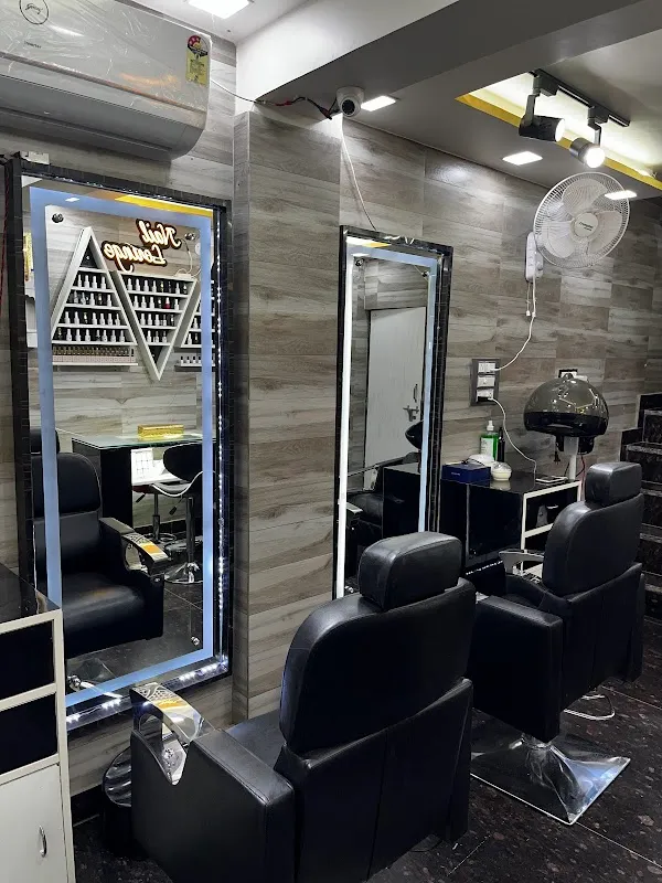En vogue luxury salon&academy-Best Women Salon In Tri Nagar-Nail Art/Extension In Tri Nagar-Bridal Makeup Artist In Tri Nagar