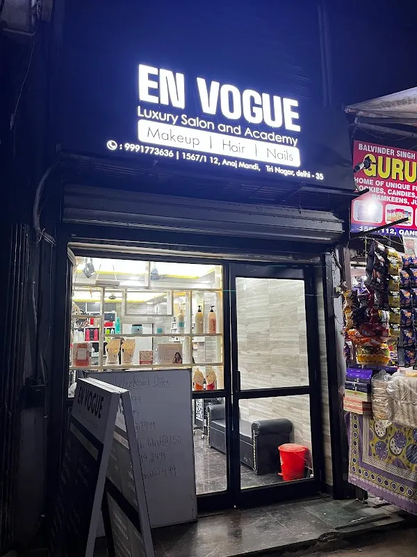 En vogue luxury salon&academy-Best Women Salon In Tri Nagar-Nail Art/Extension In Tri Nagar-Bridal Makeup Artist In Tri Nagar