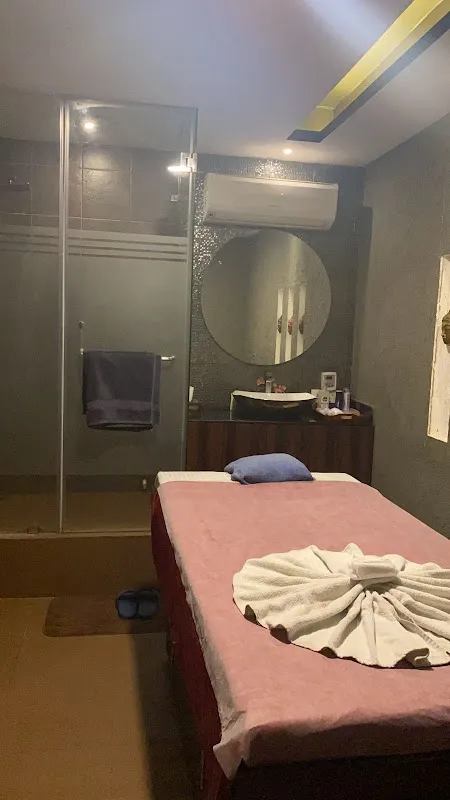 Buddha Spa GK 2 | Luxury Spa | Thai Spa | Couple Spa | Luxury Spa