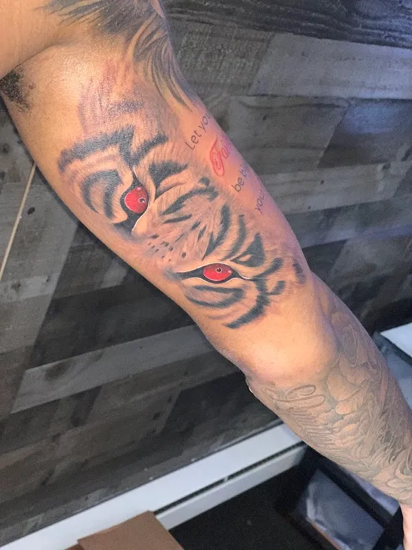 Black Version TATTOO Shop