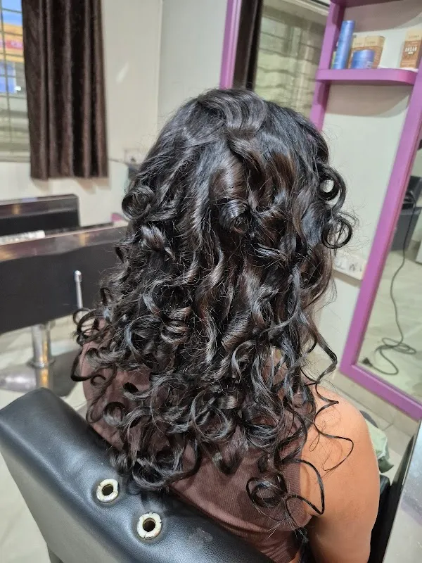 She beauty salon
