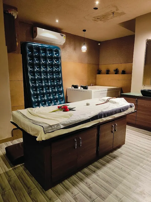 Regal Spa (Spa In Mulund)
