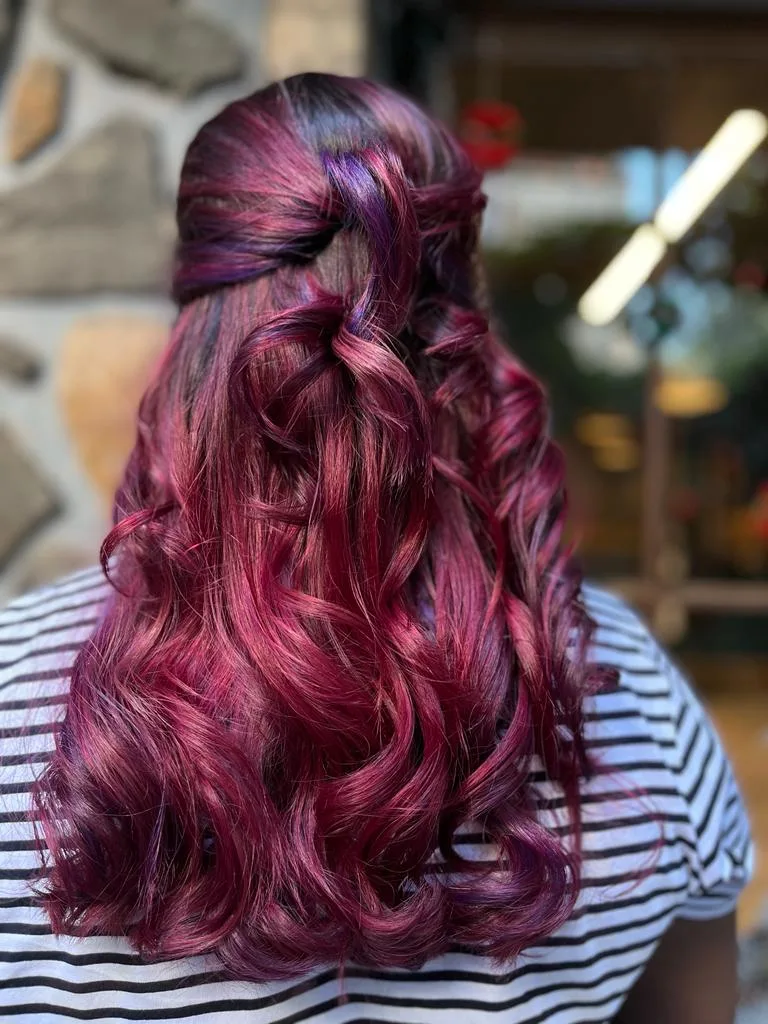 Bizarre Salon