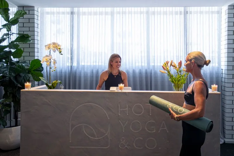 Hot Yoga & Co