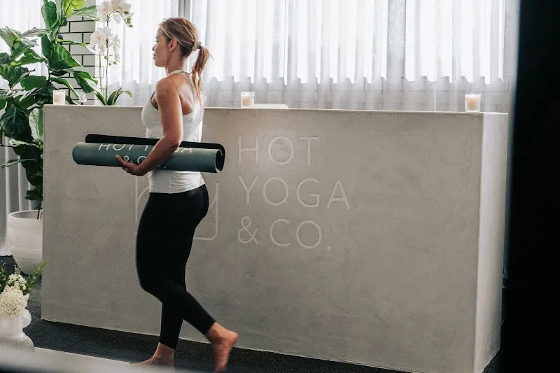 Hot Yoga & Co