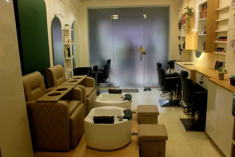 Seema's Hair & Skin Clinique - Ladies Beauty Parlour and Nail Salon