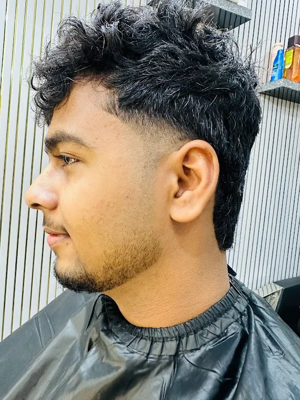 Decent unisex salon