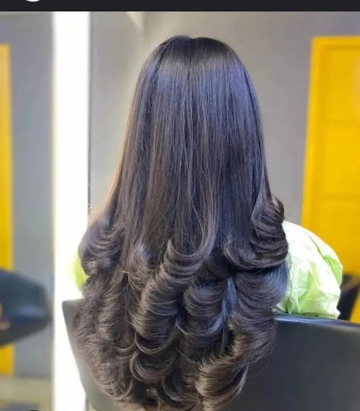 Decent unisex salon