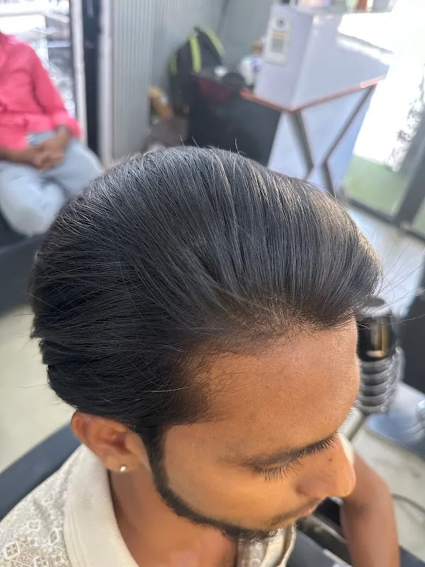 Decent unisex salon