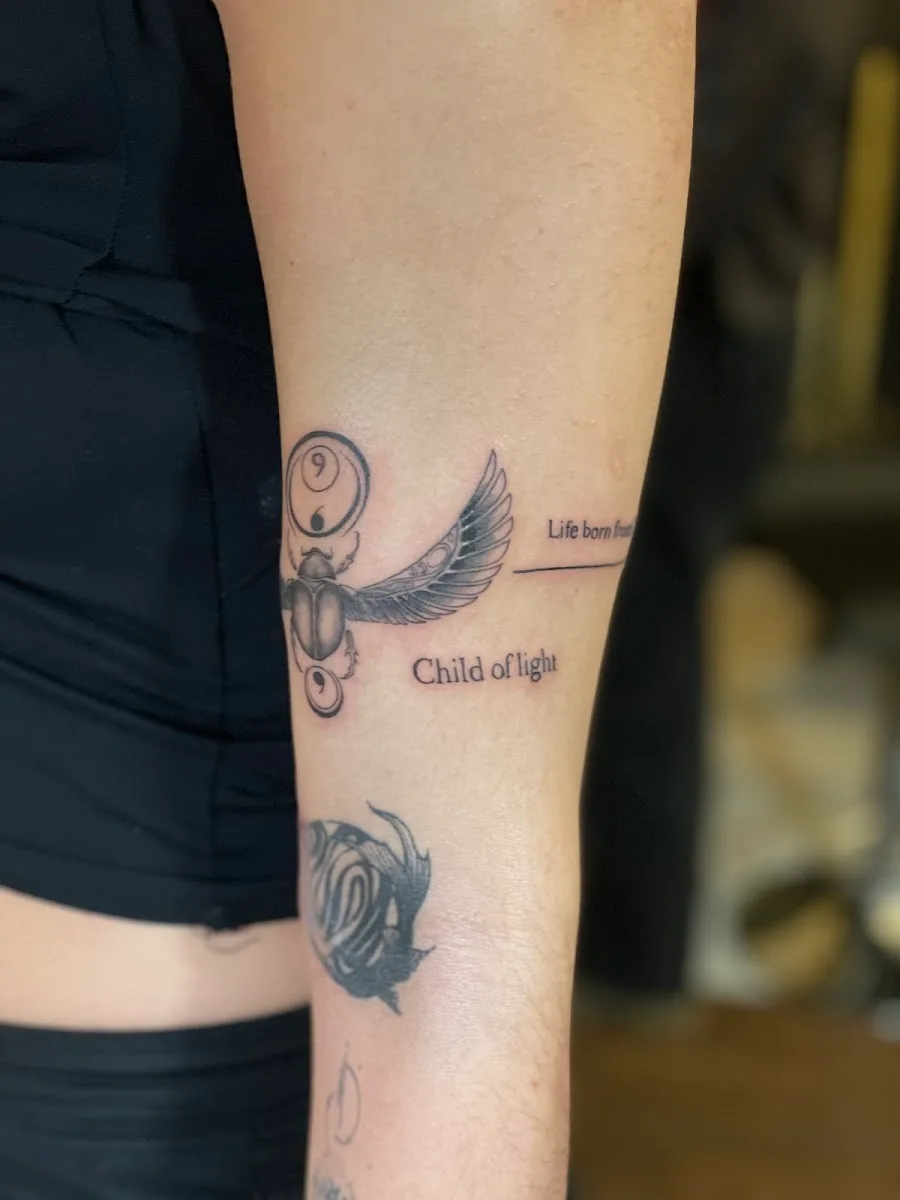 Black Moon Tattoo -Felirat tetoválás, Dotwork,blackwork ,old School,neotraditional, Lettering