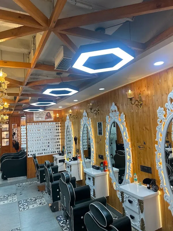 28 degree unisex salon |Ganesh Nagar| Tilak Nagar| Janakpuri| Best salon| keratin | Smoothening | Bridal |near me| makeup