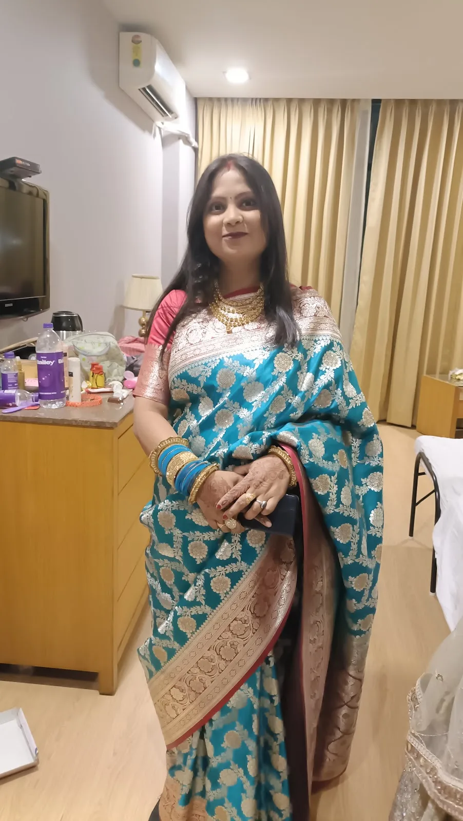 Pari beauty parlour kapashera