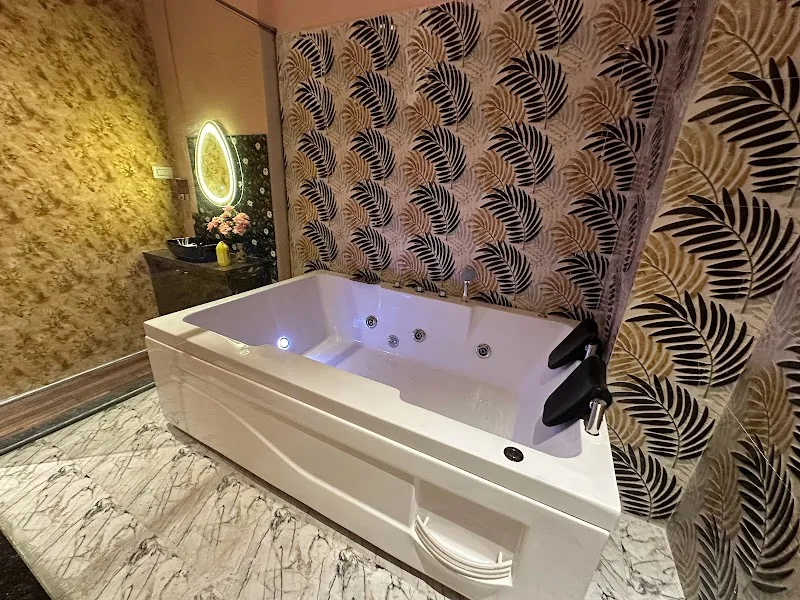 Royal Palm Spa