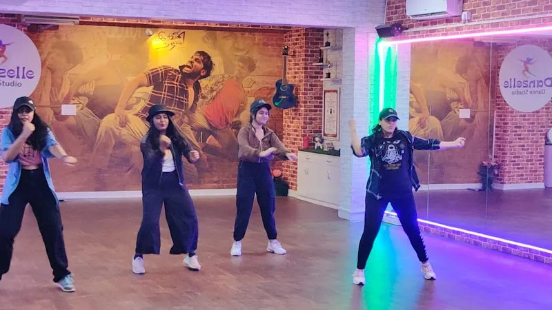 Danzelle Dance Studio