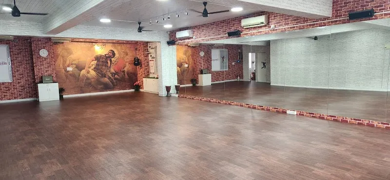 Danzelle Dance Studio