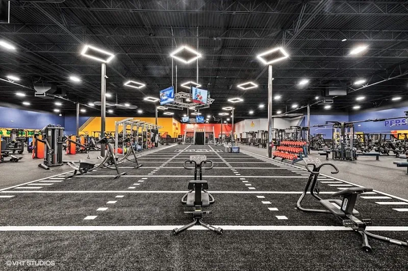 Crunch Fitness - Burbank Station
