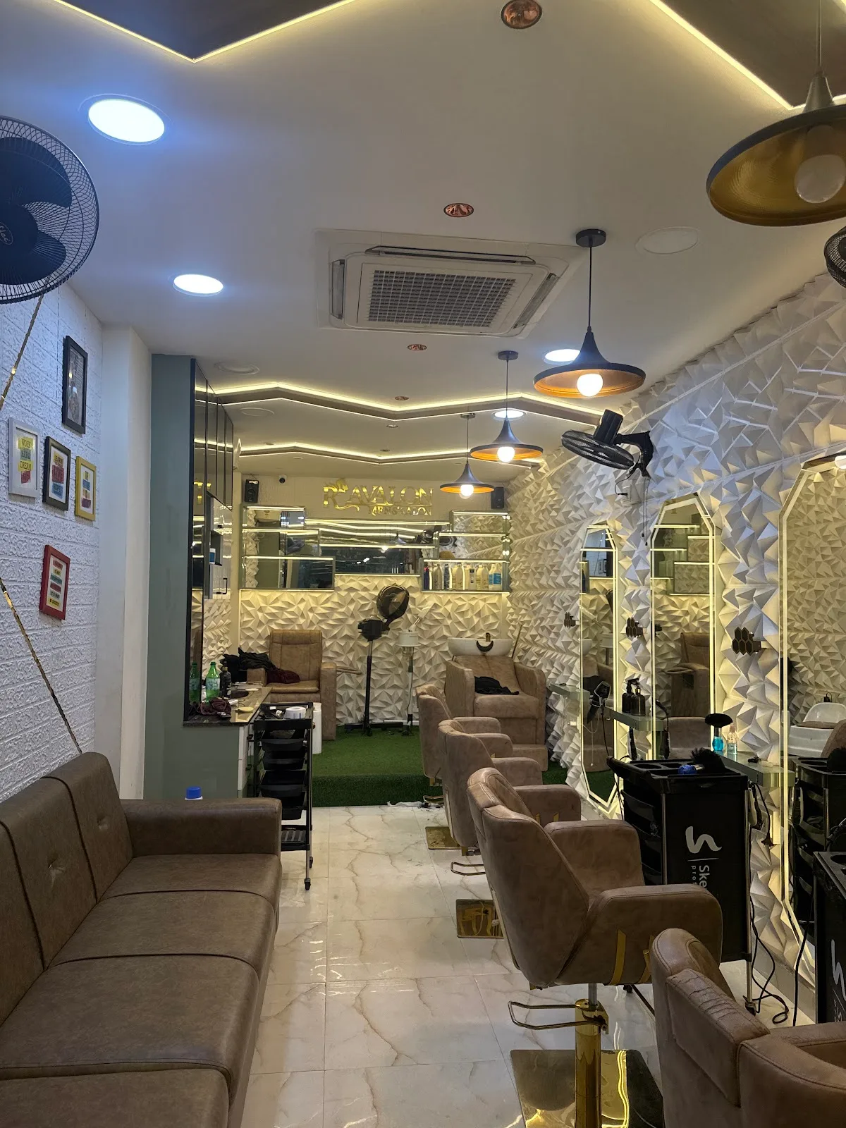 R. AVALON MENS SALON