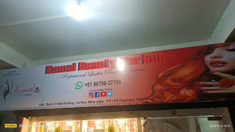 KOMAL BEAUTY PARLOR & MAKE-UP STUDIO