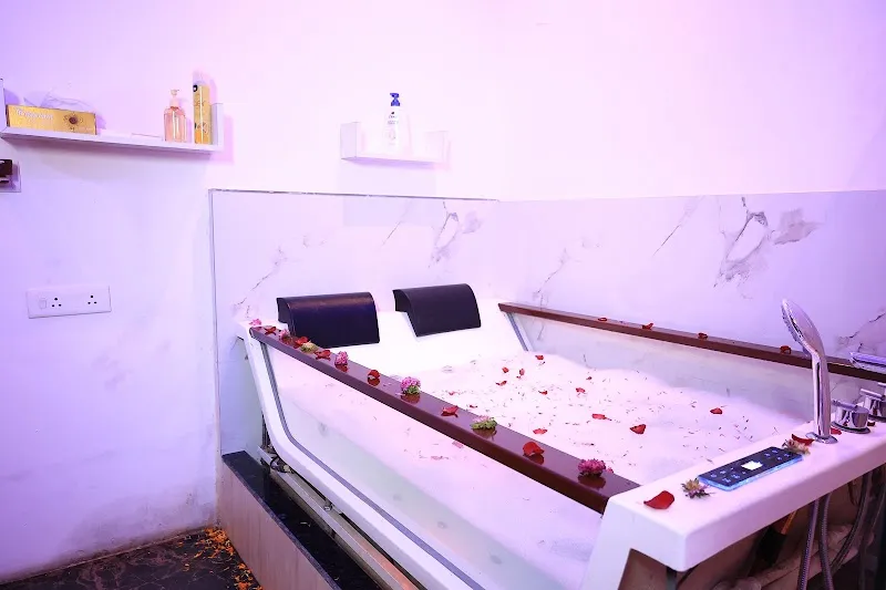 Rosewood Luxury Spa In Andheri East