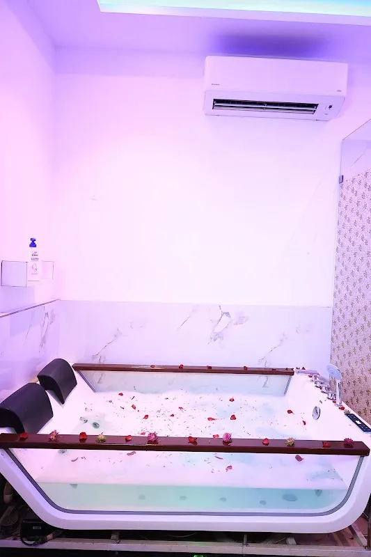 Rosewood Luxury Spa In Andheri East