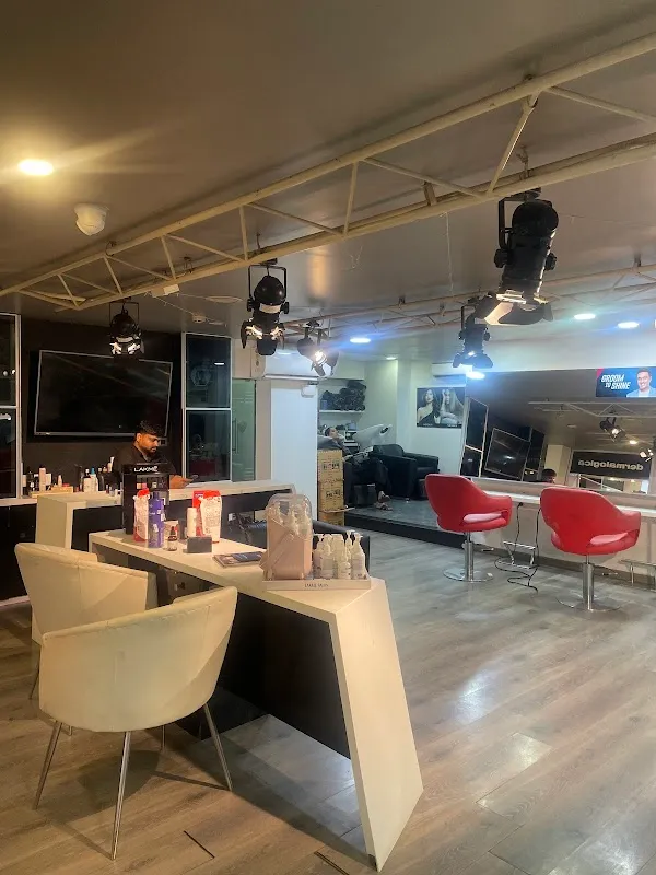 Lakme Salon For Him and Her in Lavelle Road,Bengaluru