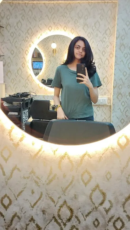 SHRUSHTI'S Hair and Beauty Salon