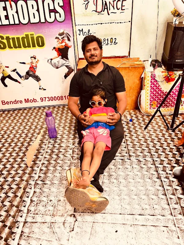 RN DANCE FITNESS AEROBICS STUDIO UDGIR