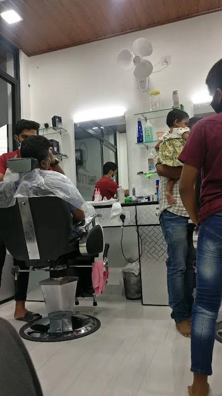 Mr'Cutts saloon