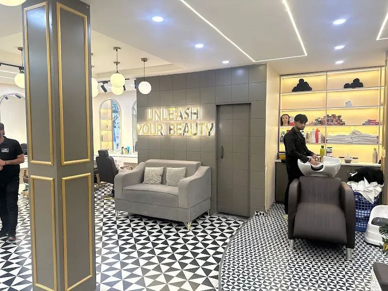 Glitz Salon, Narela