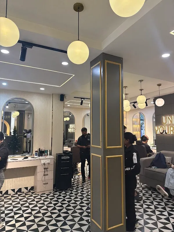 Glitz Salon, Narela