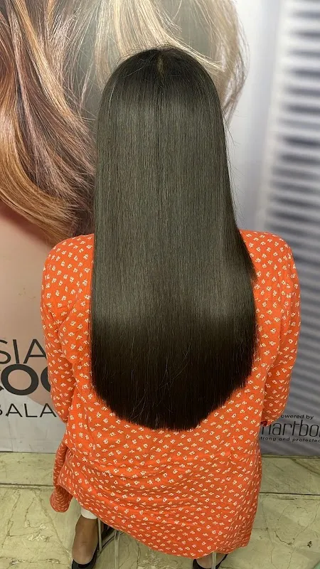 Meenu Fusion Salon