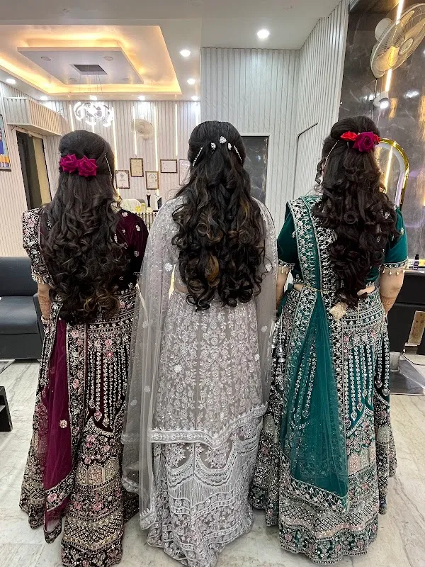 Meenu Fusion Salon