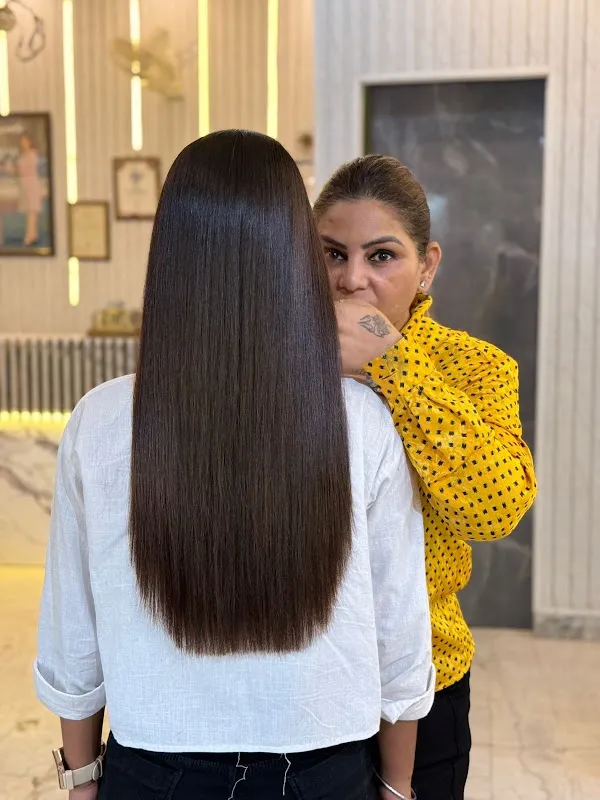 Meenu Fusion Salon