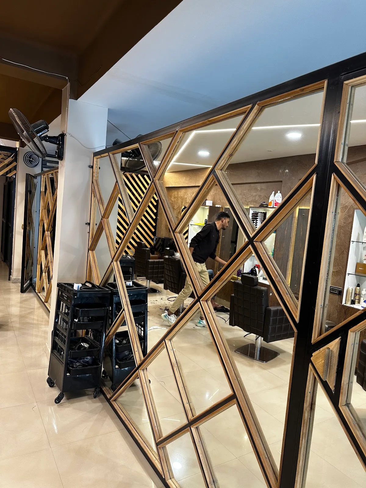 Levels Hair Studio(Unisex Salon)