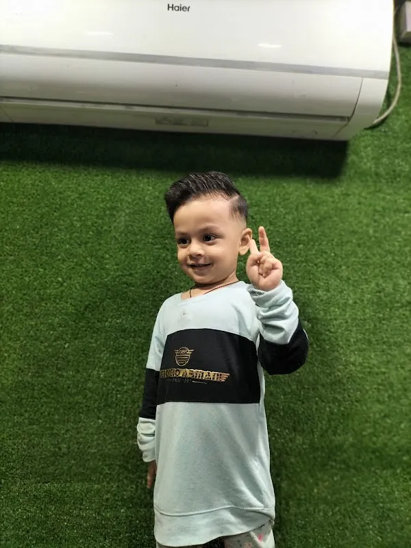 Aryan Brother's Unisex Beauty Salaon & Academy