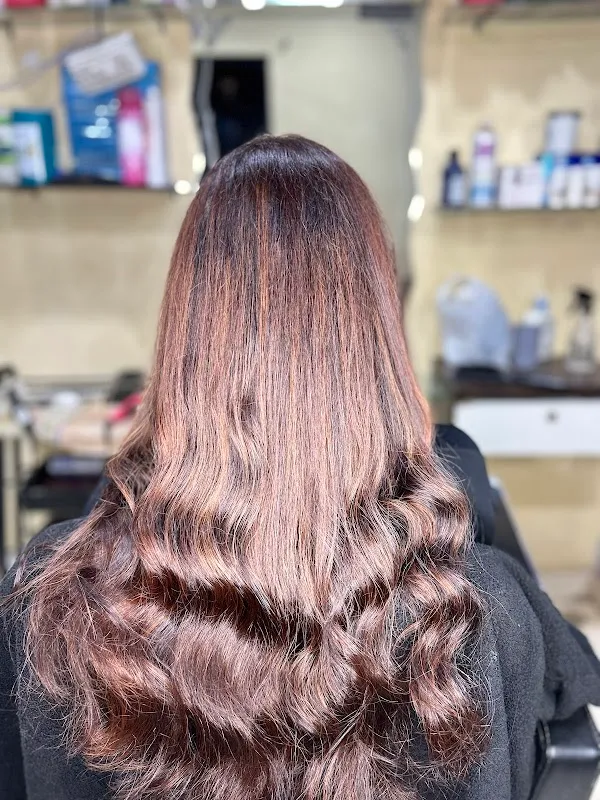 Aryan Brother's Unisex Beauty Salaon & Academy